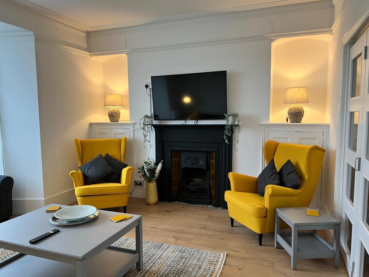 Heathcliff - 5 Bedroom House In Town Centre Тенби Екстериор снимка