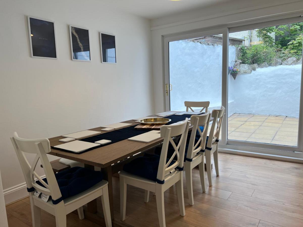 Heathcliff - 5 Bedroom House In Town Centre Тенби Екстериор снимка