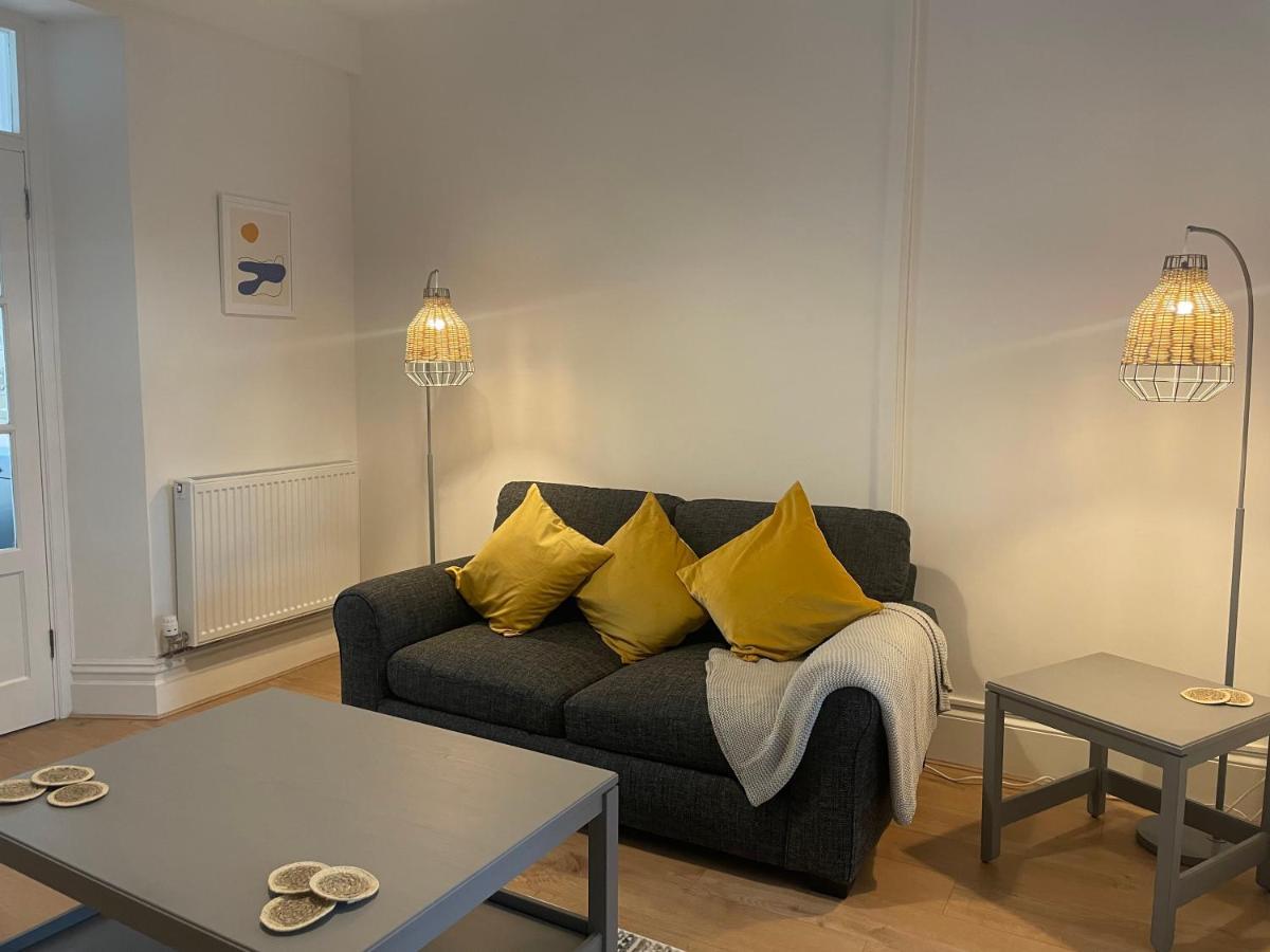 Heathcliff - 5 Bedroom House In Town Centre Тенби Екстериор снимка