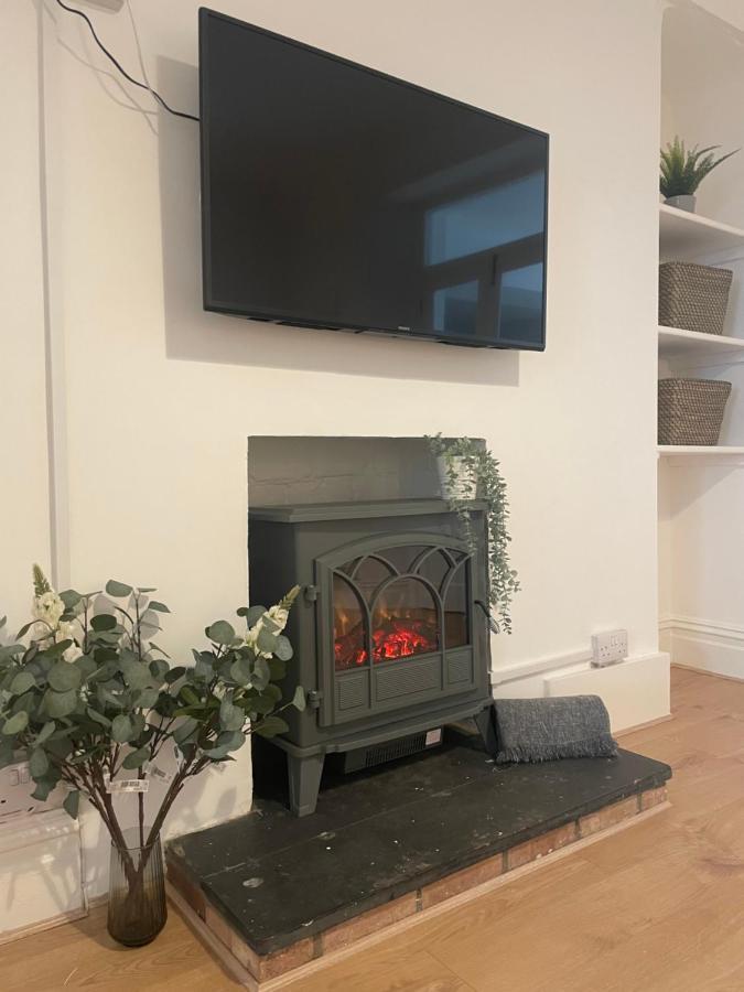 Heathcliff - 5 Bedroom House In Town Centre Тенби Екстериор снимка