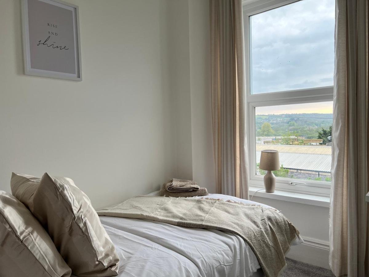 Heathcliff - 5 Bedroom House In Town Centre Тенби Екстериор снимка
