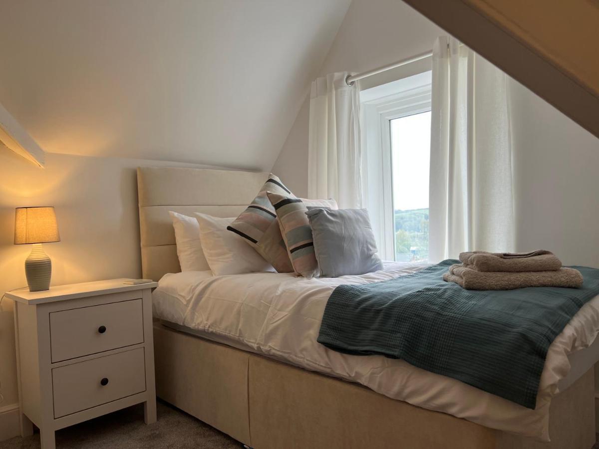 Heathcliff - 5 Bedroom House In Town Centre Тенби Екстериор снимка