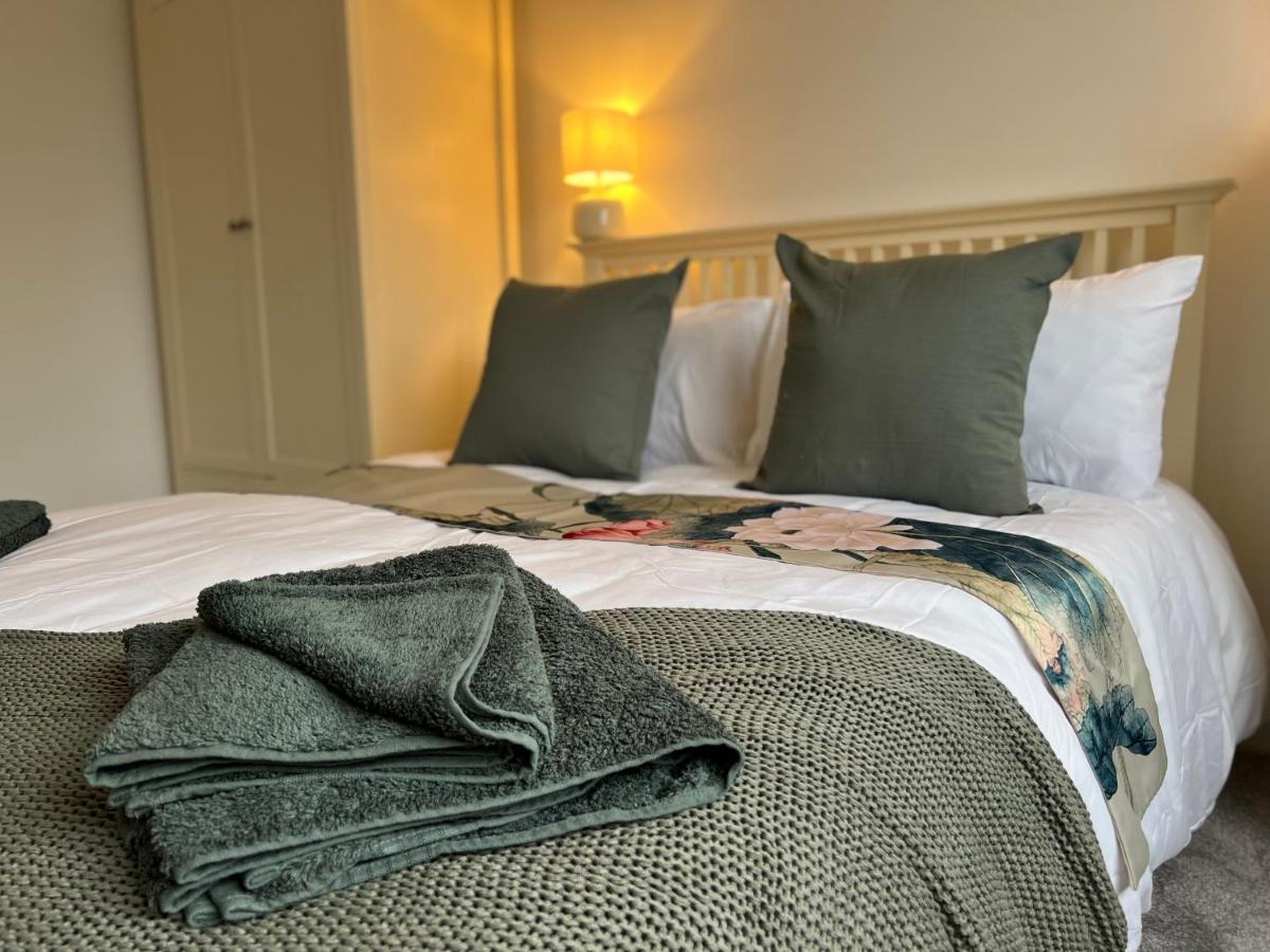 Heathcliff - 5 Bedroom House In Town Centre Тенби Екстериор снимка